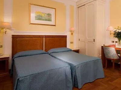 博罗梅奥酒店 3*