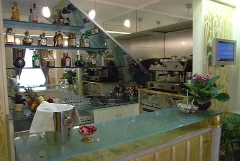 博罗梅奥酒店 3*