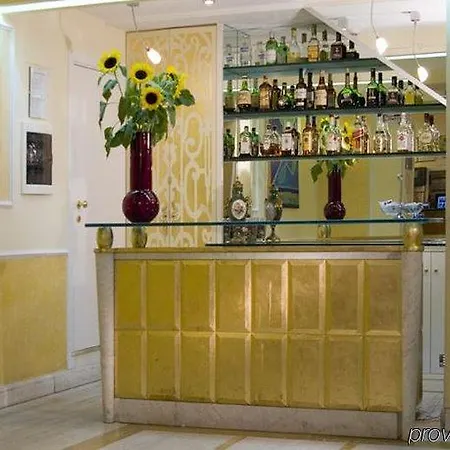 博罗梅奥酒店 酒店