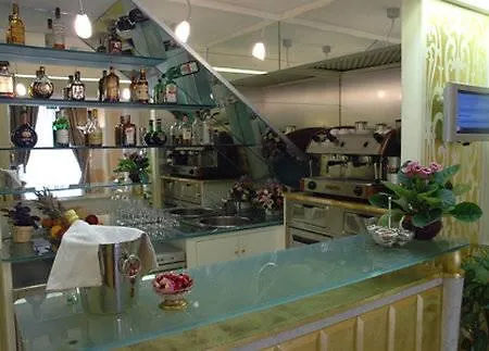 博罗梅奥酒店 3*